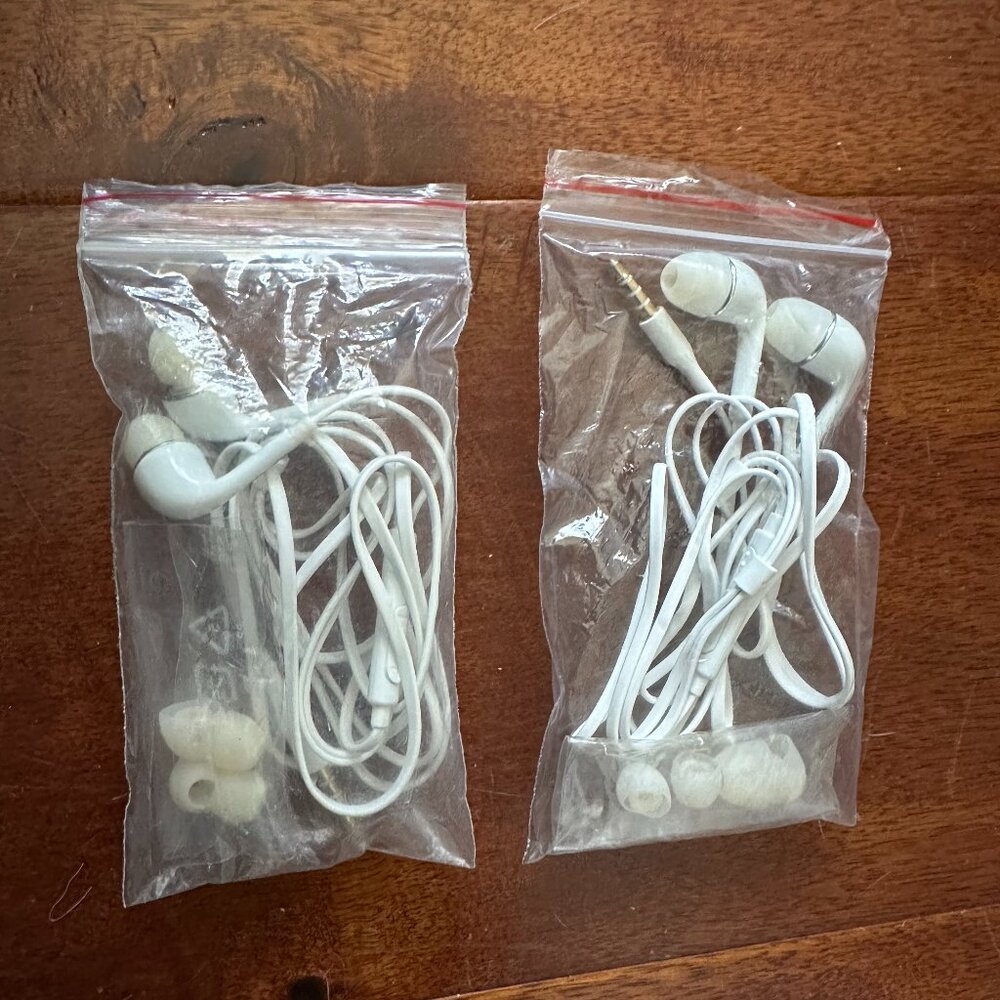 2 x NEW Samsung OEM 3.5mm Stereo Earbuds w/ Remote + Microphone White EHS64AVFWE